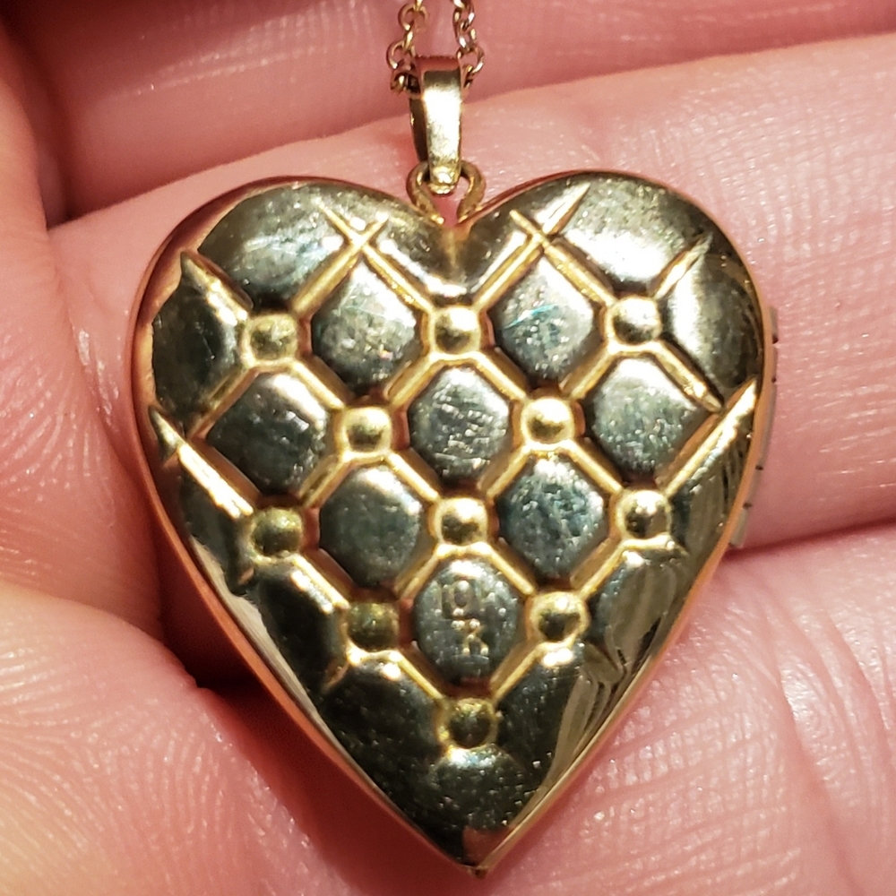10k Locket - Picture 2 of 5